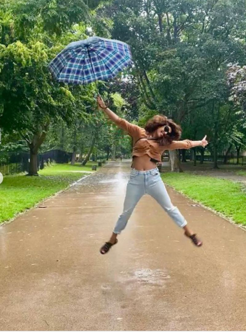 Pics From Priyanka Chopras London Summer Photo Dump Are All Things Wow dpl