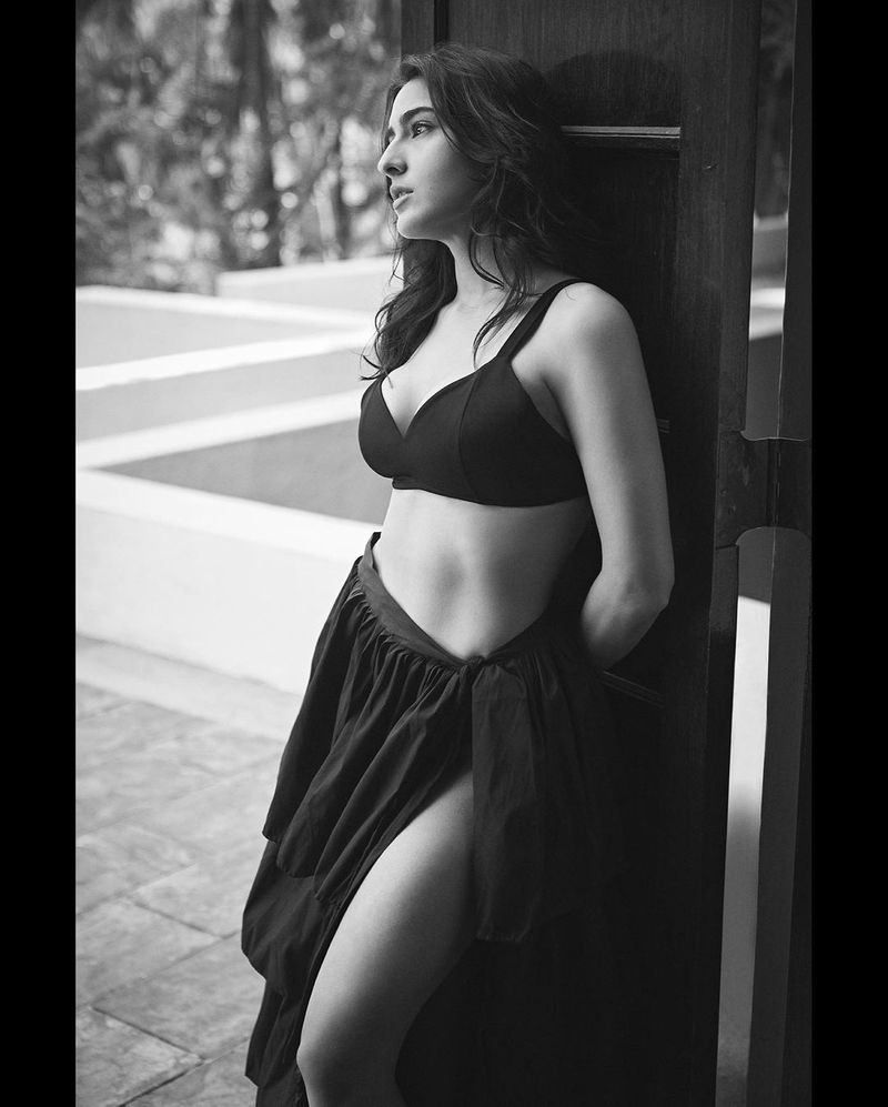 star kid sara ali khan sizzles in black and white hot photos ksr