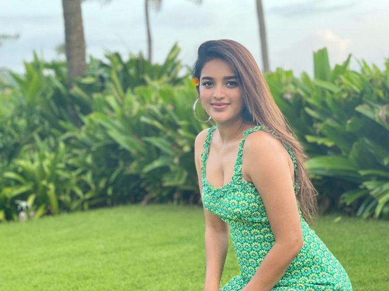 gorgeous nidhhi agarwal green heart post pack up picture mesmerizing arj