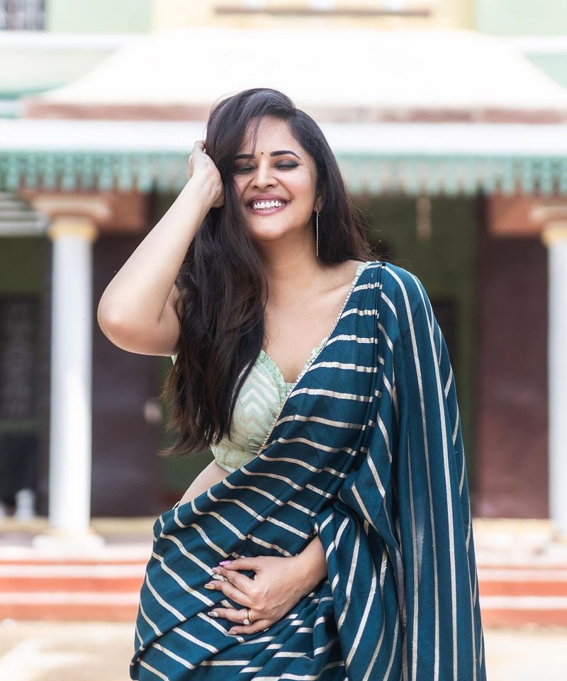 i am not perfect jabardasth anchor anasuya sensational and bold post shaking internet arj