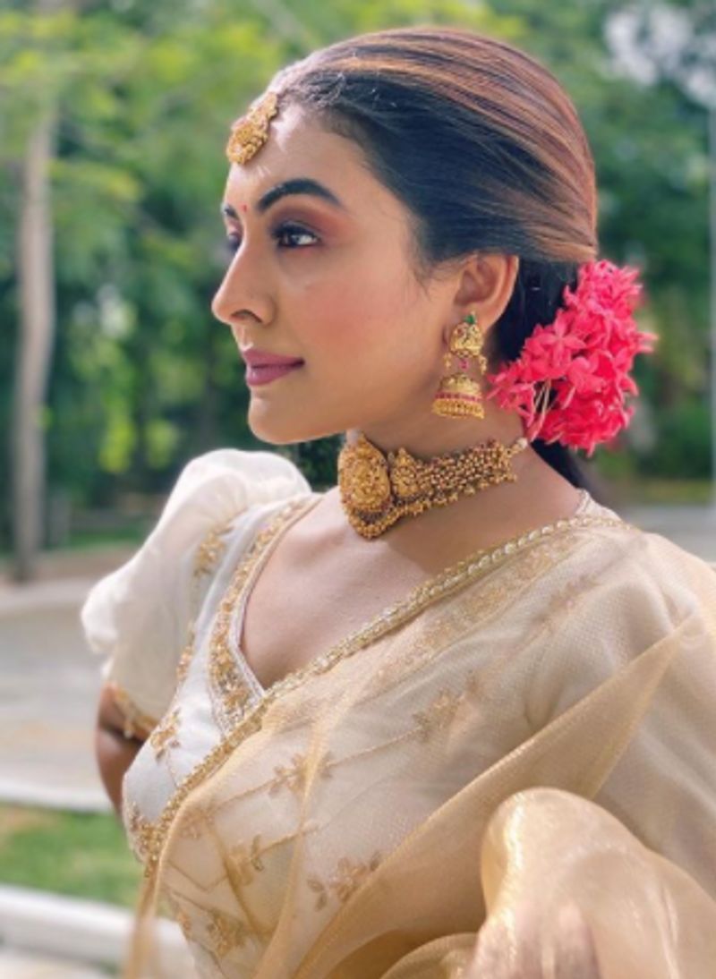 Durga Krishna share her photos