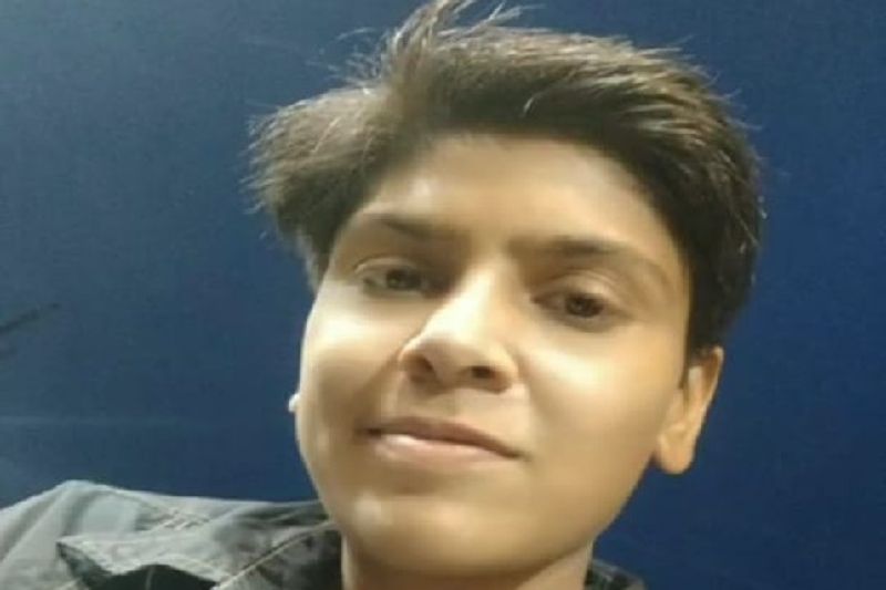madhya pradesh news former national football player commits suicide put petrol in the field in khargone kpr
