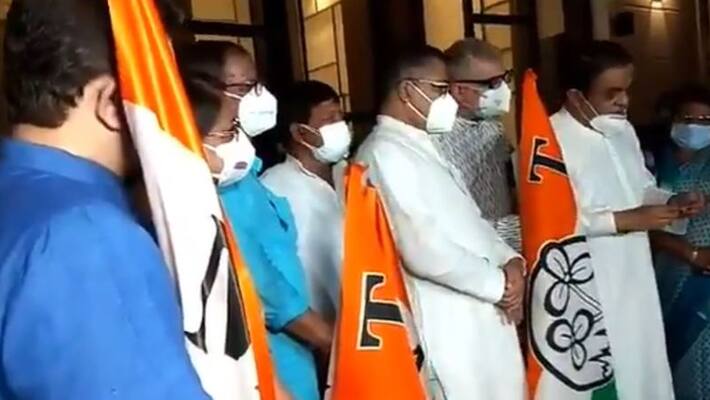 former Congress MLA Subal Bhowmik among others join TMC in Agartala bmm former Congress MLA Subal Bhowmik among others join TMC in Agartala bmm