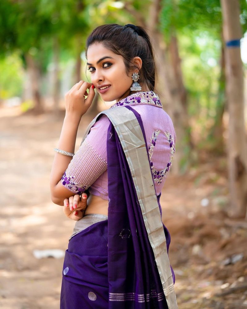 bigg boss divi stuns in blue saree her latest photo shoot goes viral ksr