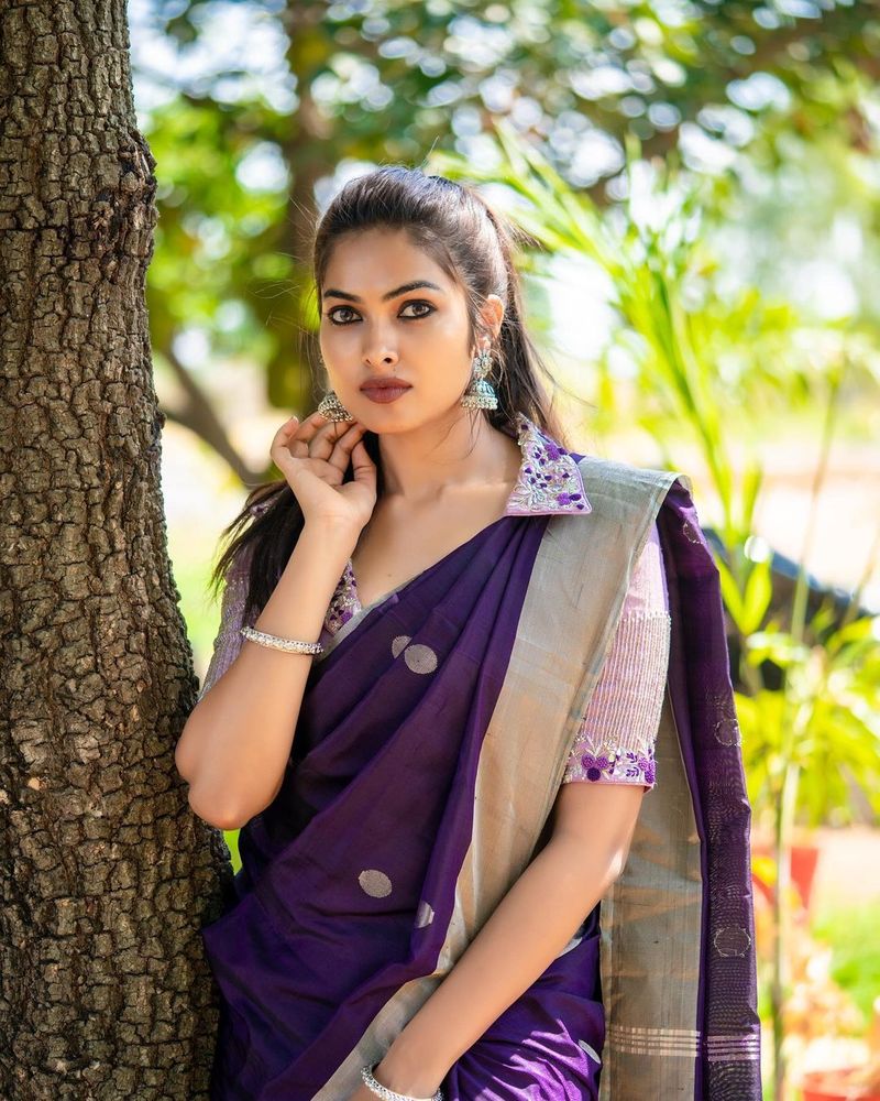 bigg boss divi stuns in blue saree her latest photo shoot goes viral ksr