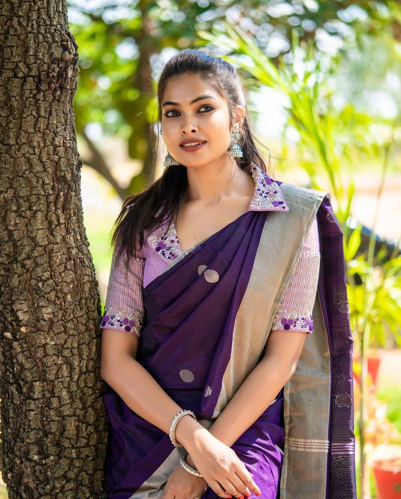 bigg boss divi stuns in blue saree her latest photo shoot goes viral ksr