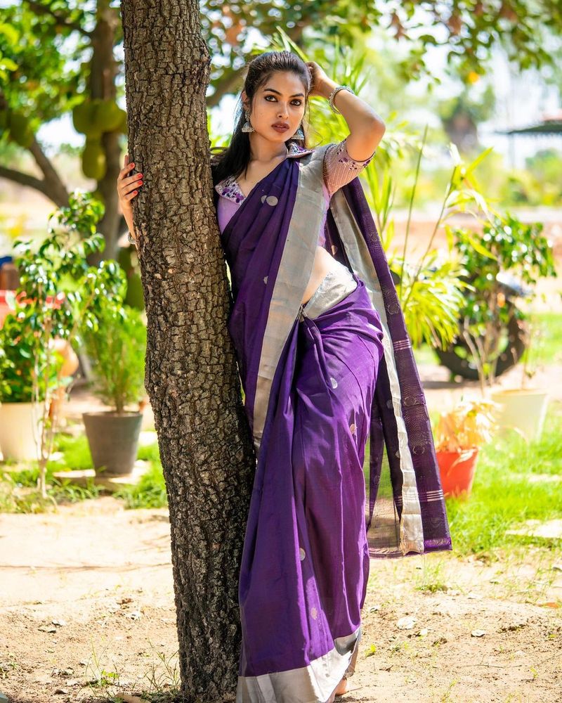 bigg boss divi stuns in blue saree her latest photo shoot goes viral ksr