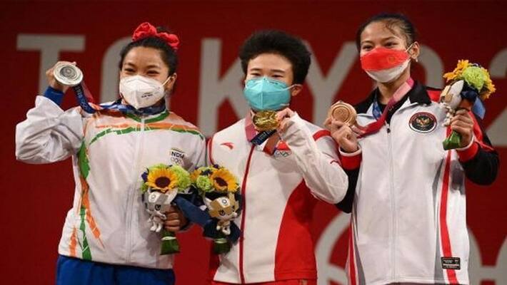 Tokyo Olympics: Mirabai Chanu need to be satisfied with silver, Weightlifting gold medallist Zhihui Hou dope test did not happen dva Tokyo Olympics: Mirabai Chanu need to be satisfied with silver, Weightlifting gold medallist Zhihui Hou dope test did not happen dva