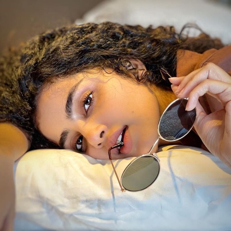 heorin anupama parameswaran bold attempt shares her bed room photos ksr