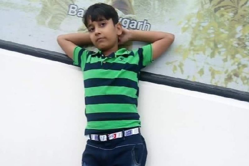 madhya pradesh emotional story 13 year old innocent child hangs himself for online games free fire addiction in chhatarpur
