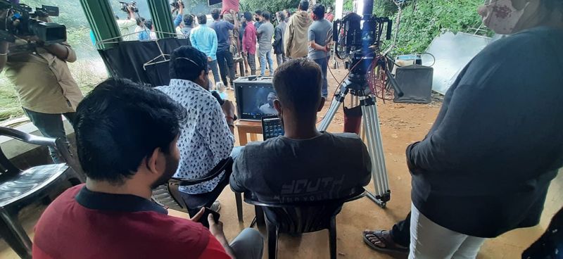 invitation to movie for the children who took the viral video from Rajaji Nagar thiruvananthapuram