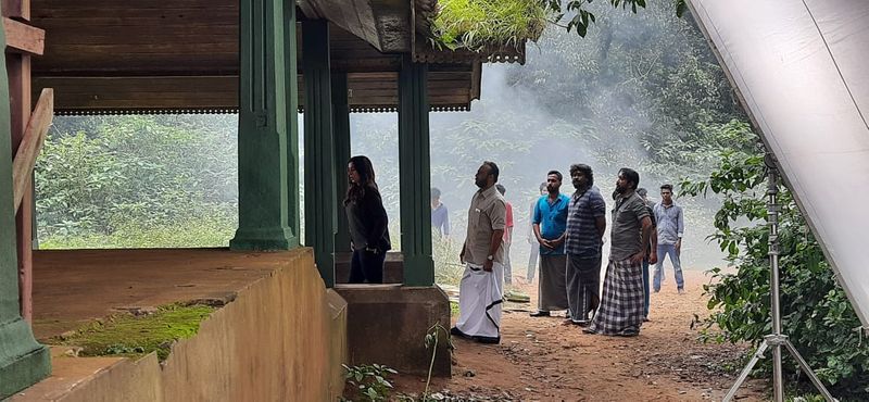 invitation to movie for the children who took the viral video from Rajaji Nagar thiruvananthapuram