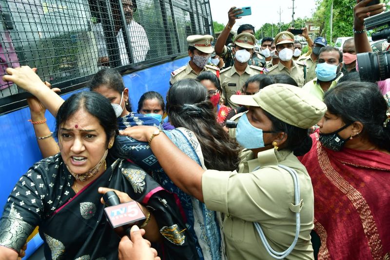 tdp leader vangalapudi anitha arrested at telugu desam party head office in mangalagiri ksp