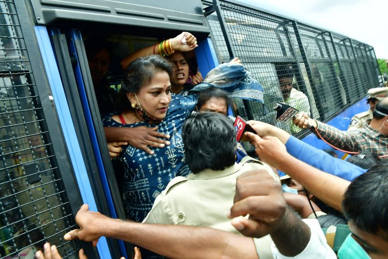 tdp leader vangalapudi anitha arrested at telugu desam party head office in mangalagiri ksp