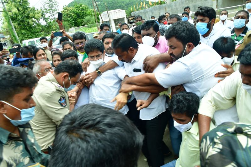 tdp leader vangalapudi anitha arrested at telugu desam party head office in mangalagiri ksp