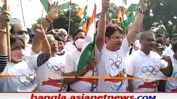 Dilip Ghosh participatest in BJPs Marathon to support Olympics amid no permission from WB Police RTB Dilip Ghosh participatest in BJPs Marathon to support Olympics amid no permission from WB Police RTB