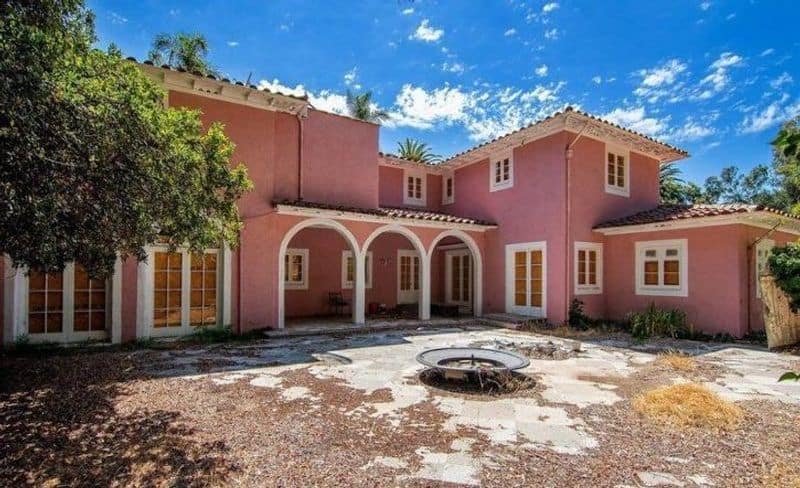Ibrahim bin Ladens mansion for sale