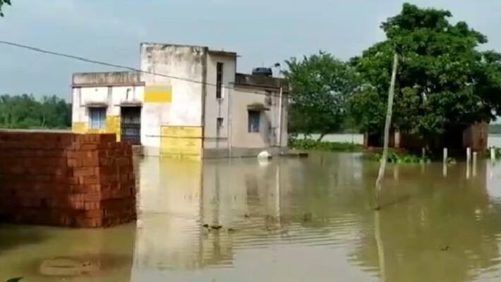 Water is rising in the Subarnarekha river, terrified people on the banks of the river bpsb Water is rising in the Subarnarekha river, terrified people on the banks of the river bpsb