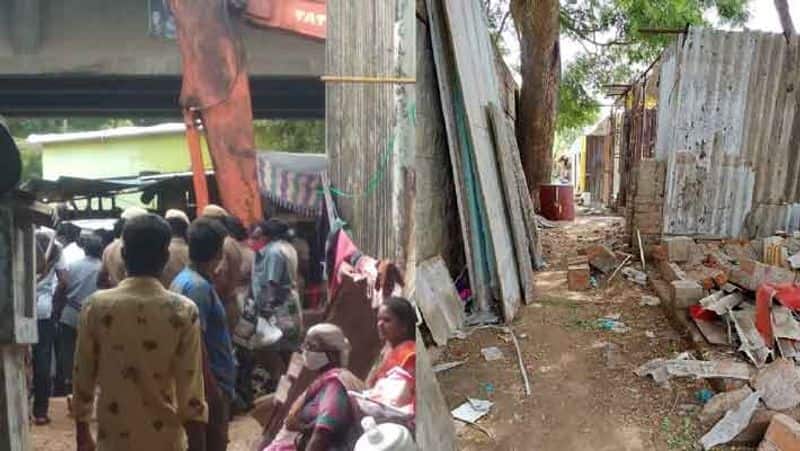 Demolition of Dalit huts.. Pa. Ranjith Vs Thirumavalavan.. What going on?