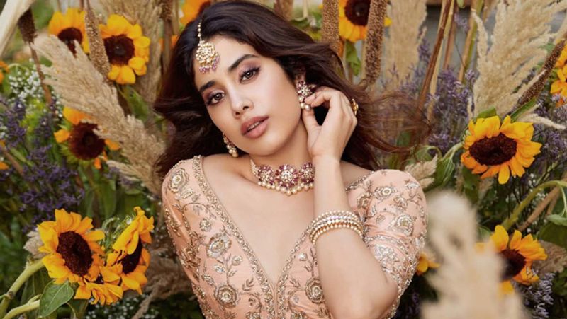 new look of janhvi kapoor goes viral on internet bjc