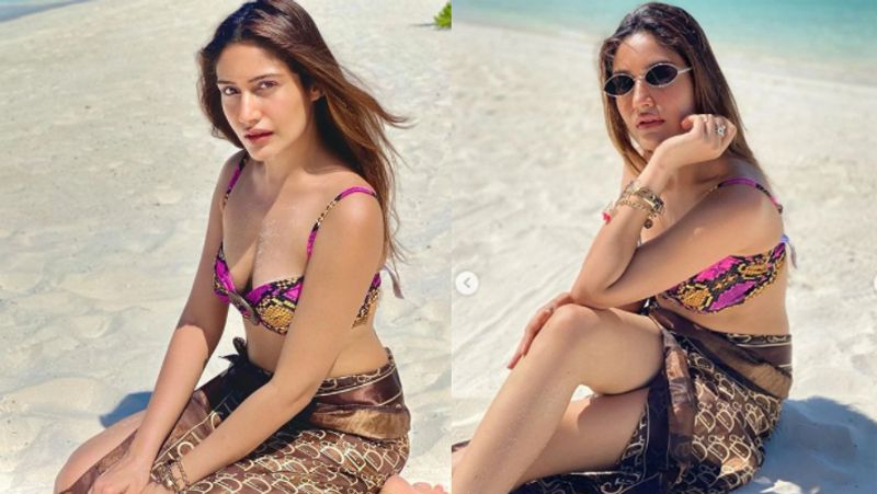 Ishqbaaz actress Surabhi Chandana gave a killer pose in Beach