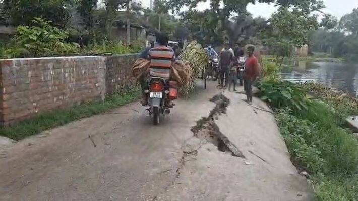 locals get angry after landslide in a newly build road at Maldah bmm locals get angry after landslide in a newly build road at Maldah bmm