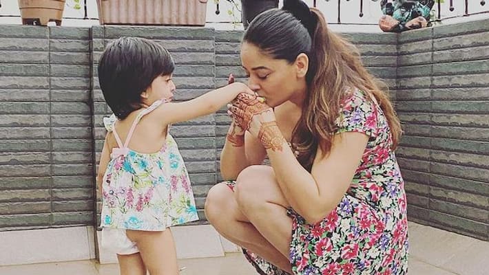 Lessons Every Mother must teach her Daughter Lessons Every Mother must teach her Daughter
