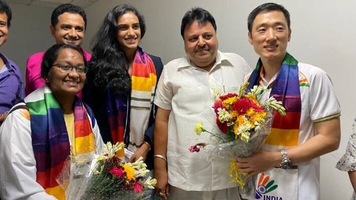 Tokyo Olympics : Olympic Medallist PV Sindhu Returns Home To Grand Welcome Tokyo Olympics : Olympic Medallist PV Sindhu Returns Home To Grand Welcome