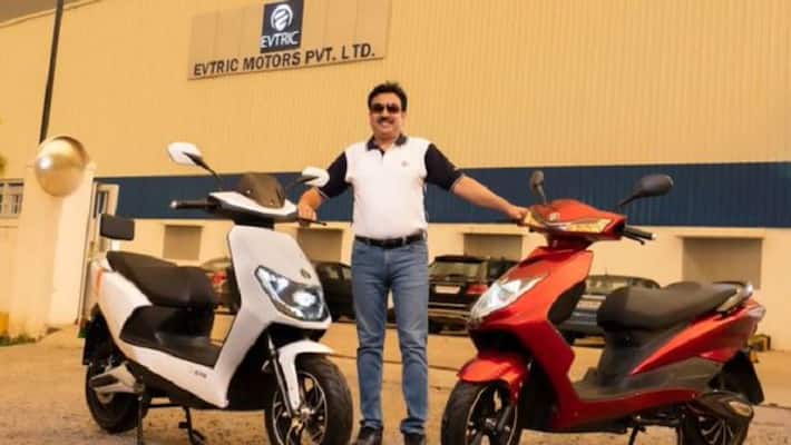 EVTRIC Motors launches 2 variant electric scooter in India ckm EVTRIC Motors launches 2 variant electric scooter in India ckm