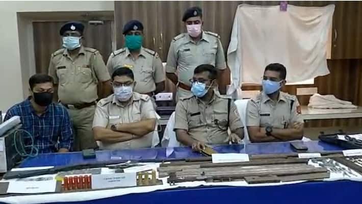police busts illegal arms manufacture unit at Katwa bmm police busts illegal arms manufacture unit at Katwa bmm