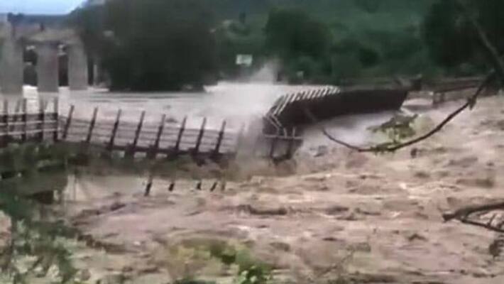 bridges collapsed in Madhyapradesh due to flood bridges collapsed in Madhyapradesh due to flood