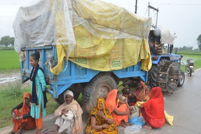 Madhya Pradesh, heavy rains in Shivpuri, Sheopur and Gwalior floods villages and railway tracks