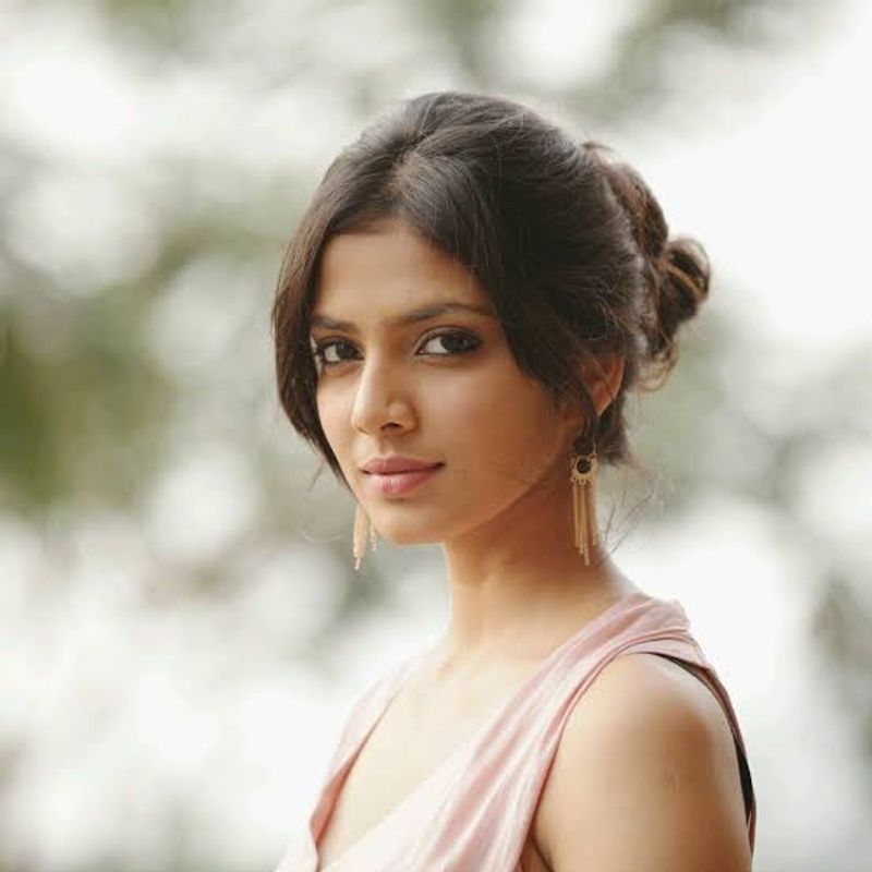 malavika mohan 28th birthday special photo gallery