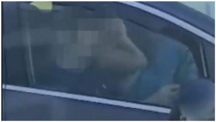 While driving the car with the driver, the girl is trapped in the video naked While driving the car with the driver, the girl is trapped in the video naked