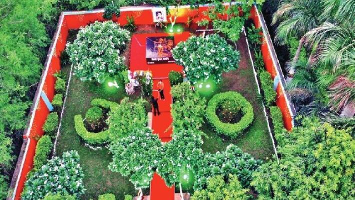 kishore kumar 92nd birth anniversary, a unique cemetery in Khandwa celebrates Kishore Da birthday kishore kumar 92nd birth anniversary, a unique cemetery in Khandwa celebrates Kishore Da birthday