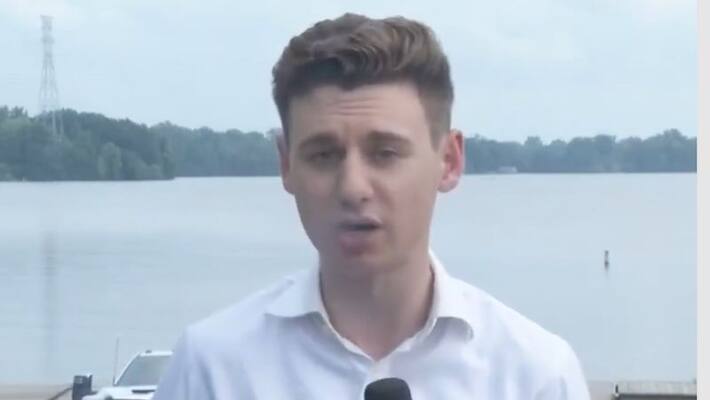 Video of car sliding and sinking into a lake on live television goes viral gcw Video of car sliding and sinking into a lake on live television goes viral gcw