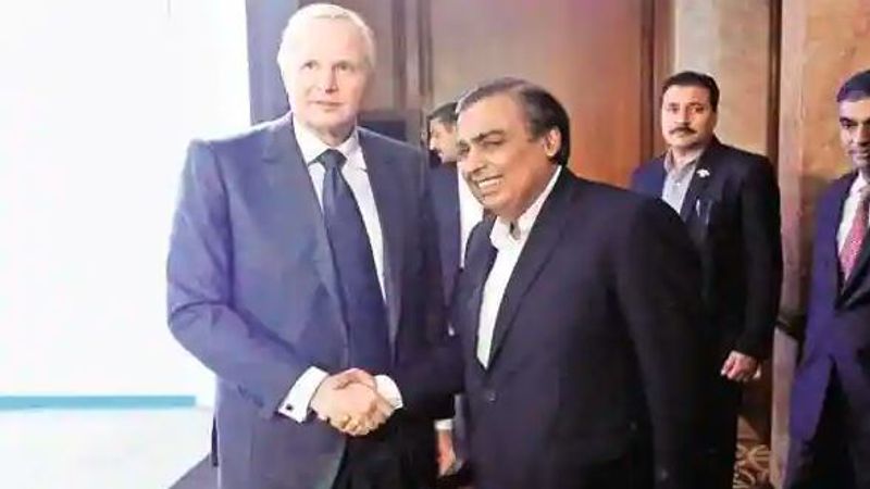 mukesh Ambani preparing to play a new bet, can open retail outlets at his petrol pumps located on highways