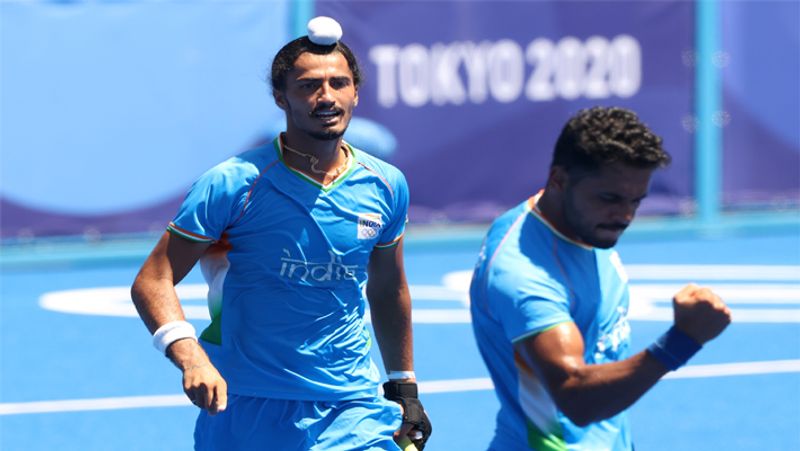 Indian Men Hockey Team created history by winning Bronze at Tokyo Olympics 2020, see their winning photos