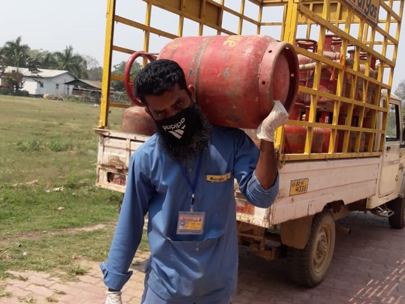 LPG Price Hike: Shock to common man price of LPG cylinders increased know latest price here