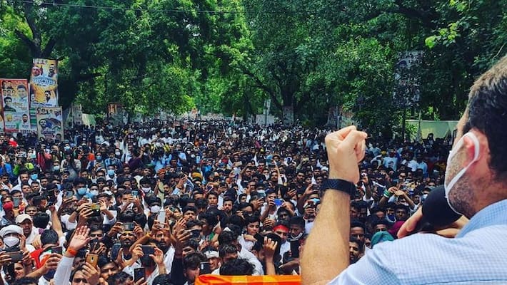 Rahul Gandhi trolled for protesting at Parliament gathering crowd and breaking covid protocols Rahul Gandhi trolled for protesting at Parliament gathering crowd and breaking covid protocols