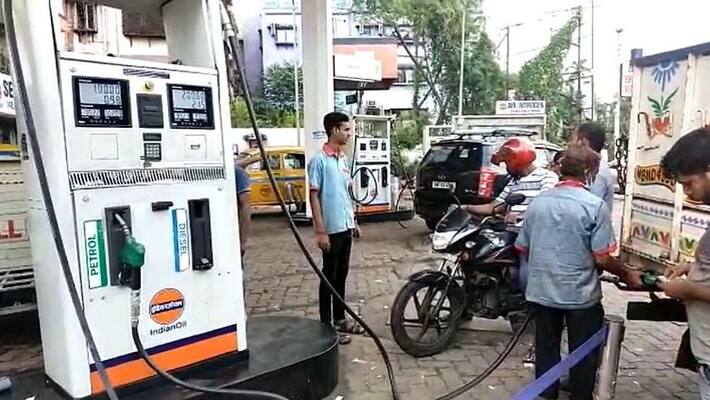 Petrol Diesel price has been hiked in Kolkata on 22 October RTB Petrol Diesel price has been hiked in Kolkata on 22 October RTB