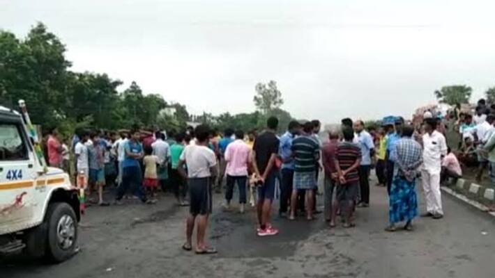 5 people died in a road accident at Murshidabad bmm 5 people died in a road accident at Murshidabad bmm