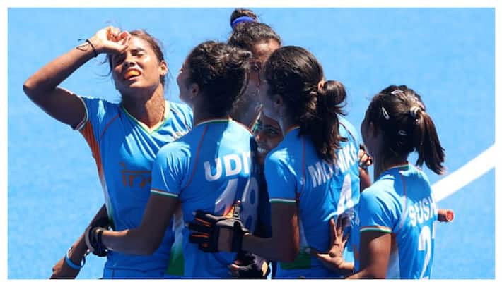 Tokyo Olympics: India applauds its female hockey players despite bronze medal playoff loss-ayh Tokyo Olympics: India applauds its female hockey players despite bronze medal playoff loss-ayh