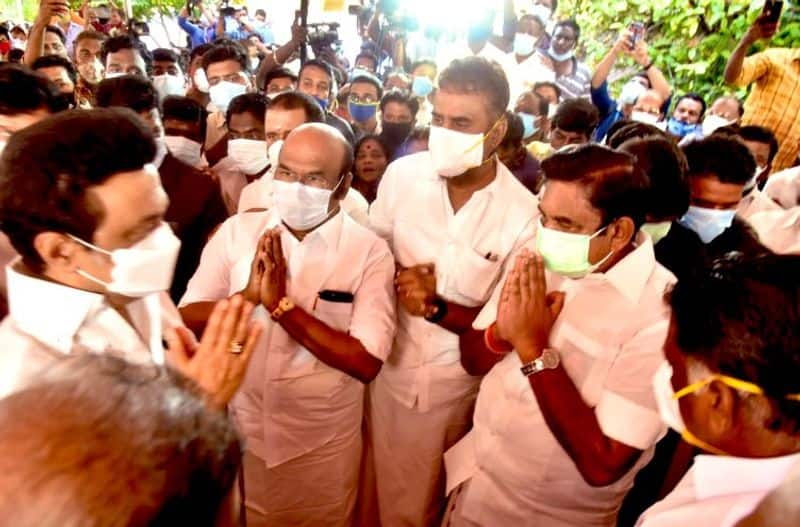 AIADMK will announce protests against anti-corruption Raid .. Velumani met with OPS-EPS.
