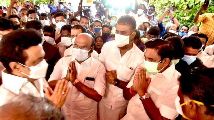Former AIADMK MP has alleged that EPS Stalin is showing closeness Former AIADMK MP has alleged that EPS Stalin is showing closeness