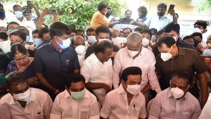 Emotional funeral .. Stalin sitting in the middle of the OPS-EPS .. Cadres sentment. Emotional funeral .. Stalin sitting in the middle of the OPS-EPS .. Cadres sentment.
