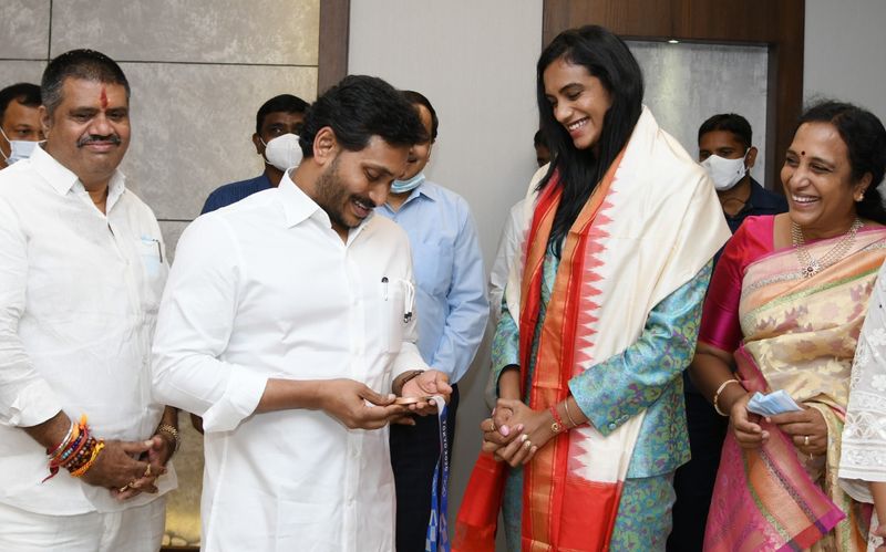 Olympic Medalist PV Sindhu meets AP CM Jagan Mohan Reddy in Amaravati akp