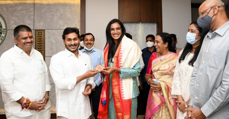 Olympic Medalist PV Sindhu meets AP CM Jagan Mohan Reddy in Amaravati akp