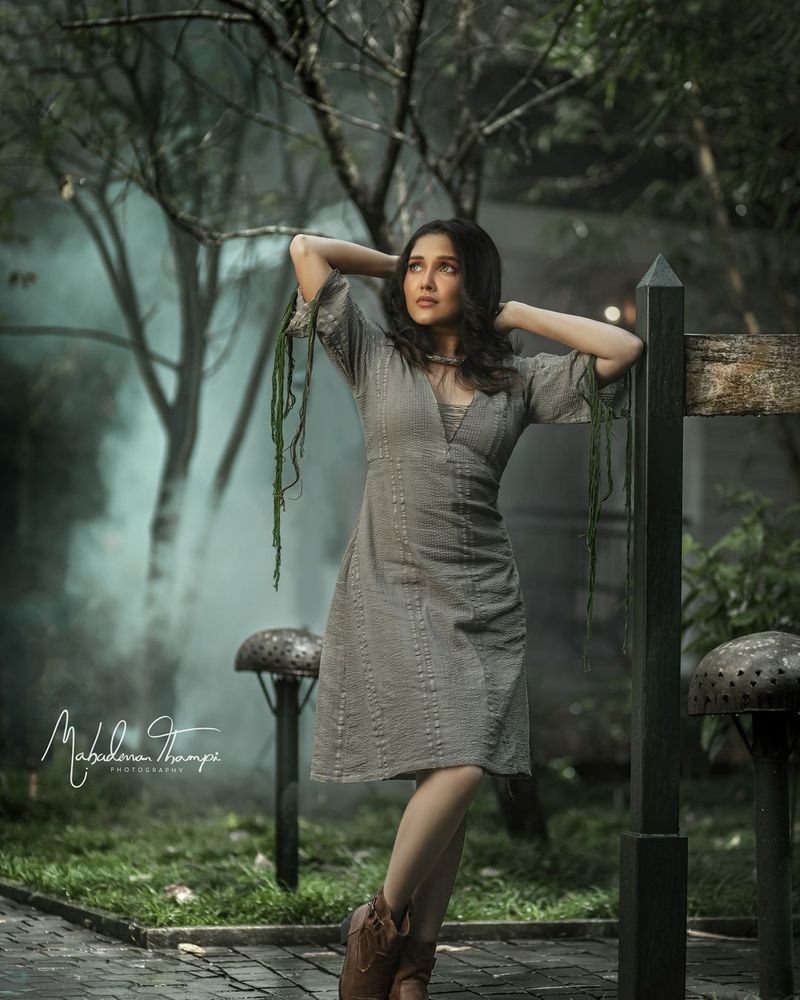 Actress Anikha surendran Latest Photos going viral