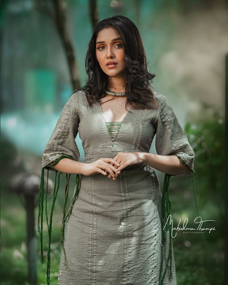 Actress Anikha surendran Latest Photos going viral